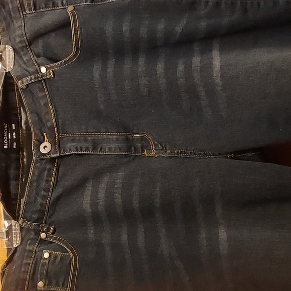 BloomChic Jeans Size 22 Tall - Picture 2 of 6